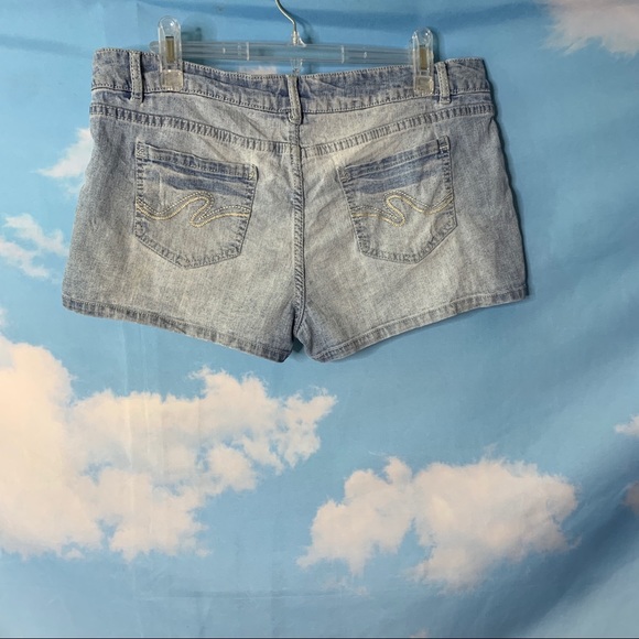 S.O.- Denim Shorts w/Patches size 15 - Picture 7 of 12